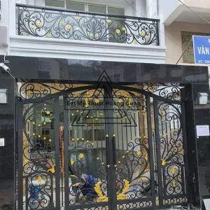 Sản phẩm Cong sat nghe thuat 2 canh cao cap 300x300 — Công Ty TNHH SX &TM Hoàng Cung — MST 0107933376