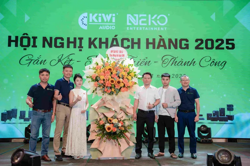 Sản phẩm z7217885322546_5f28537341452209c8582efa0af8ef79 — Công Ty CP Công Nghệ KIWI Việt Nam — MST 0107940743