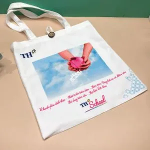 Sản phẩm tui vai canvas TH School 2 300x300 — Quà Tặng Bossi - Công Ty TNHH Bossi Việt Nam — MST 0107962144