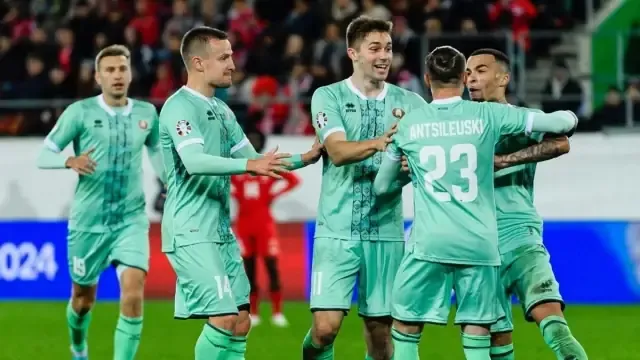 Sản phẩm doi tuyen belarus cau thu doi tuyen belarus tap luyen 2 — Cỏ Nhân Tạo GREEN SPORTS - Công Ty Cổ Phần GREEN SPORTS — MST 0107988382