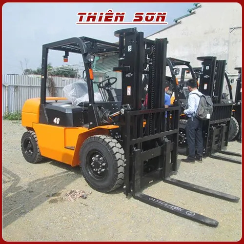 Sản phẩm xe nang dau 4 tan — Xe Nâng Thiên Sơn - Chi Nhánh Công Ty Cổ Phần Xe Nâng Thiên Sơn — MST 0108008519
