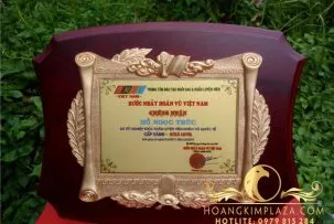 Sản phẩm bang vinh danh 6 303x203 — Công Ty TNHH Mỹ Thuật Hoàng Kim Việt Nam — MST 0108025426