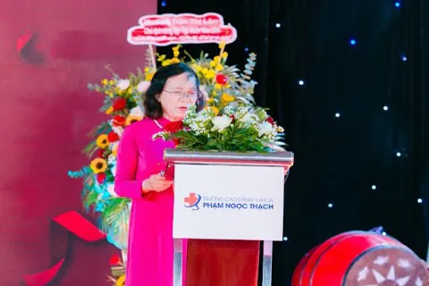 Sản phẩm hieu truong truong cao dang y khoa pham ngoc thach pham thi ly phat bieu 1697016798 — Trường Cao Đẳng Y Khoa Phạm Ngọc Thạch — MST 0108105664