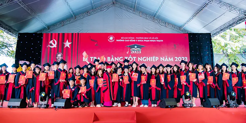 Sản phẩm le trao bang tot nghiep truong cao dang y khoa pham ngoc thach nam 2023 1697079130 — Trường Cao Đẳng Y Khoa Phạm Ngọc Thạch — MST 0108105664