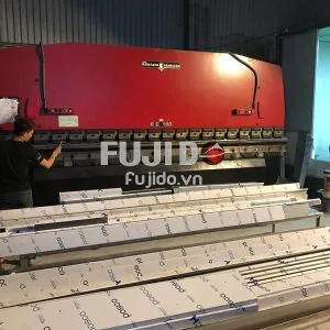 Sản phẩm dia chi gia cong chan gap inox tam 5 300x300 — Gia Công Chấn Gấp Inox Fujido - Công Ty Cổ Phần Fujido — MST 0108146981