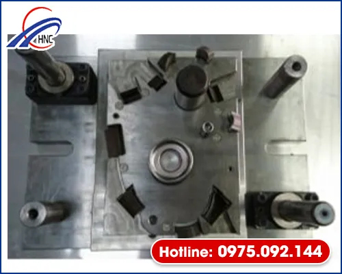 Sản phẩm khuon dap 1 — Khuôn Mẫu HNC - Công Ty TNHH Cơ Khí Chính Xác Hà Nội CNC — MST 0108180485