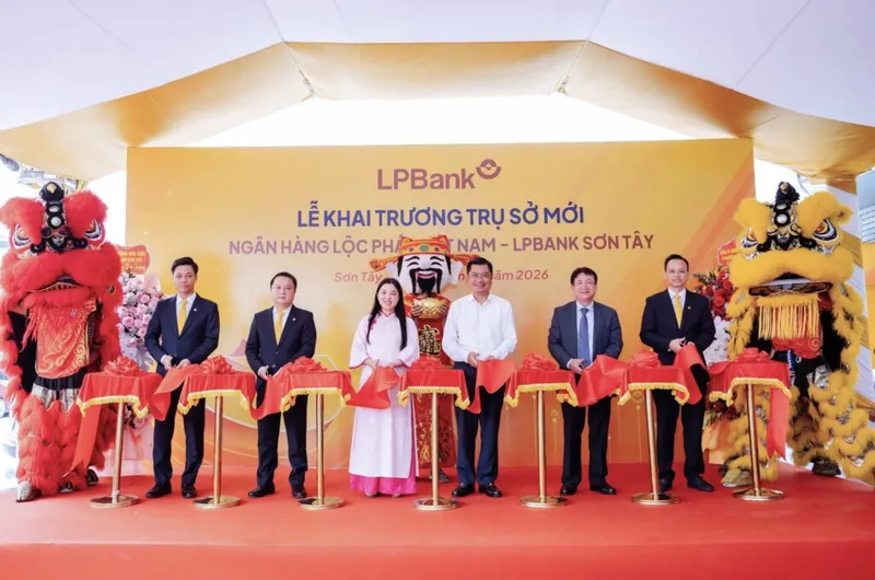 Sản phẩm le khai truong tru so moi lpbank son tay 4 1024x678 — Công Ty TNHH Truyền Thông Và Tổ Chức Sự Kiện Số 1 — MST 0108181538
