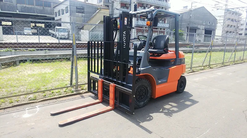 Sản phẩm xe nang dien Toyota ngoi lai 25 tan — Công Ty TNHH TM Và Kỹ Thuật IFC Việt Nam — MST 0108212560
