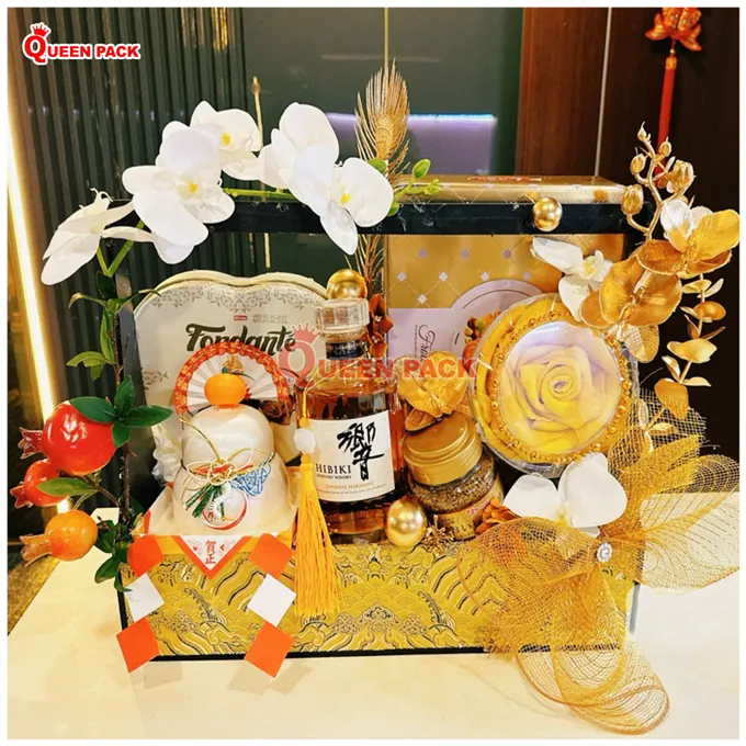 Sản phẩm khay go dung qua tet cao cap vai gam vang — Bao Bì Thực Phẩm Queen Pack - Công ty TNHH Queen Pack — MST 0108316471