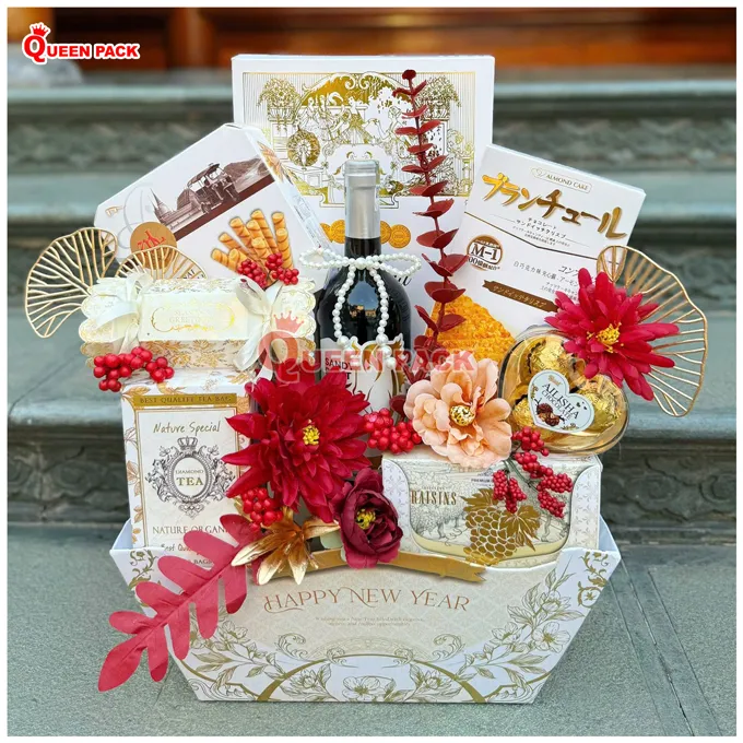 Sản phẩm khay thuyen tet HPNY 2026 mau trang — Bao Bì Thực Phẩm Queen Pack - Công ty TNHH Queen Pack — MST 0108316471