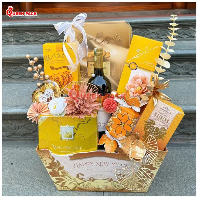 Sản phẩm khay thuyen tet HPNY 2026 mau vang — Bao Bì Thực Phẩm Queen Pack - Công ty TNHH Queen Pack — MST 0108316471