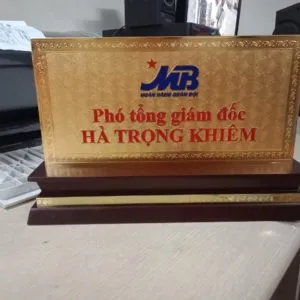 Sản phẩm bien chuc danh 300x300 — Công Ty TNHH Thương Mại Dịch Vụ Thủ Đô Vàng — MST 0108320189