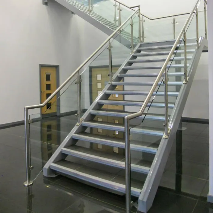 Sản phẩm cau thang lan can inox kinh cuong luc cong trinh — Công Ty TNHH Công Nghiệp và Thương Mại ASV — MST 0108328244