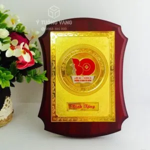 Sản phẩm bieu trung go dong ms25 300x300 — Quà Tặng ý Tưởng Vàng - Công Ty TNHH Sản Xuất Quà Tặng Đối Ngoại ý Tưởng Vàng — MST 0108408940