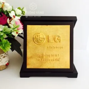 Sản phẩm bieu trung go dong ms27 300x300 — Quà Tặng ý Tưởng Vàng - Công Ty TNHH Sản Xuất Quà Tặng Đối Ngoại ý Tưởng Vàng — MST 0108408940