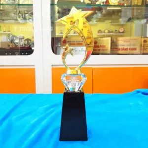 Sản phẩm cup pha le ms02 1 300x300 — Quà Tặng ý Tưởng Vàng - Công Ty TNHH Sản Xuất Quà Tặng Đối Ngoại ý Tưởng Vàng — MST 0108408940