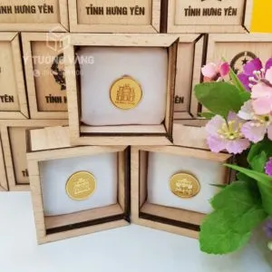 Sản phẩm huy hieu dong ms64 3 300x300 — Quà Tặng ý Tưởng Vàng - Công Ty TNHH Sản Xuất Quà Tặng Đối Ngoại ý Tưởng Vàng — MST 0108408940