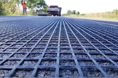 Sản phẩm thi cong luoi dia ky thuat cot soi thuy tinh 2 400x266 — Công Ty TNHH Lưới Địa Kỹ Thuật Đông Sơn — MST 0108474654