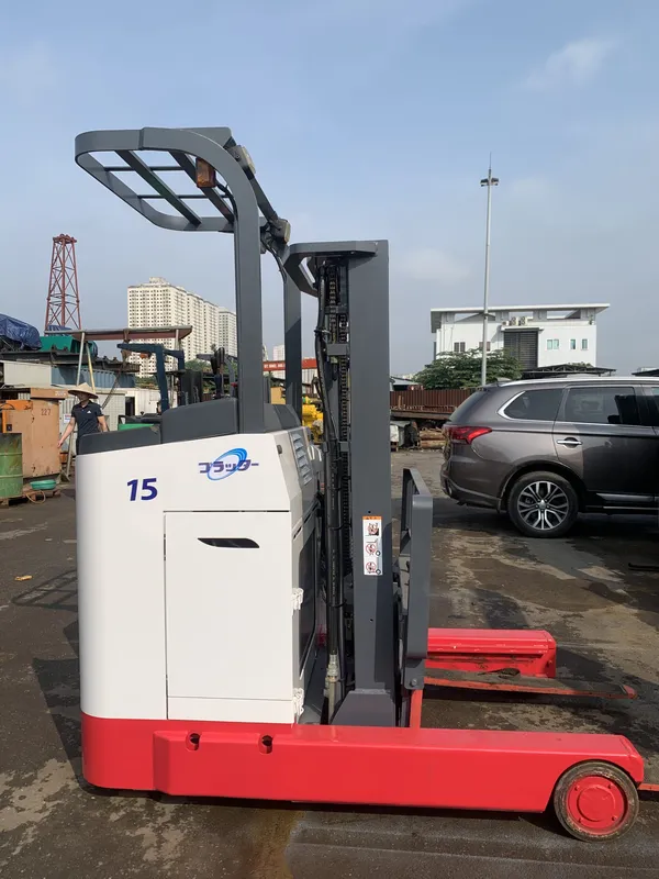 Sản phẩm xe nang dien dung lai 2 scaled — Công Ty TNHH Thương Mại Máy Và Thiết Bị Việt Nhật — MST 0108571714