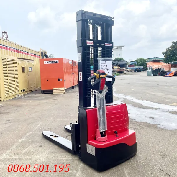Sản phẩm xe nang dien di bo lai 1 — Công Ty TNHH Thương Mại Máy Và Thiết Bị Việt Nhật — MST 0108571714