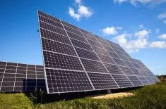 Sản phẩm 636143053629028591 solar farm 235x155 — Công Ty CP Giải Pháp Năng Lượng Tái Tại ECOBA — MST 0108603571