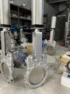 Sản phẩm van cong dao khi nen 2 247x329 — Công Ty TNHH Thương Mại Và Xuất Nhập Khẩu HT Việt Nam — MST 0108628671