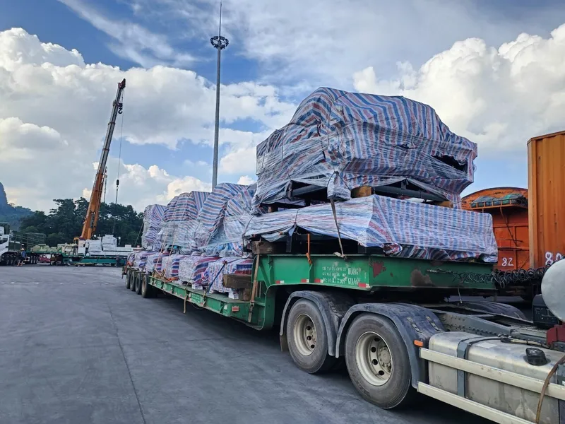Sản phẩm z4890629749404_48d6b4ae734cc798f5a4c63ba82c5cd7 — Vận Chuyển Máy KAT Logistics - Công Ty TNHH Thương Mại Sản Xuất Và Dịch Vụ KAT — MST 0108635358