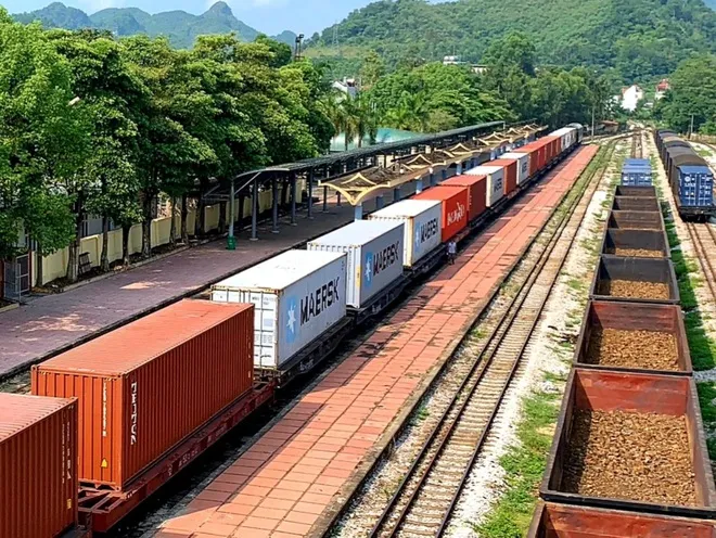 Sản phẩm van_tai_conatainer_duong_sat_Bac_nam — Vận Chuyển Máy KAT Logistics - Công Ty TNHH Thương Mại Sản Xuất Và Dịch Vụ KAT — MST 0108635358