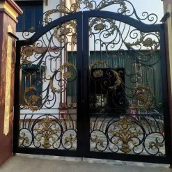 Sản phẩm cua cong sat nghe thuat M1 247x247 — Cơ Khí Việt Cường - Công Ty TNHH SX TM Và Phát Triển Việt Cường — MST 0108647508