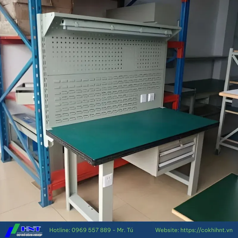 Sản phẩm ban thao tac 3 — Băng Tải HNT - Công Ty TNHH Kỹ Thuật Công Nghệ HNT — MST 0108659084