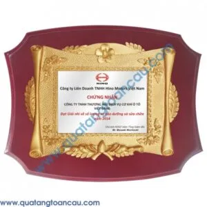 Sản phẩm Bieu trung go dong b12 600x600 300x300 — Quà Tặng Toàn Cầu - Công Ty Cổ Phần Sản Xuất Và Thương Mại Quà Tặng Toàn Cầu — MST 0108823383