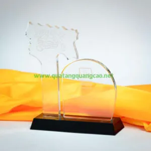 Sản phẩm Biểu trưng pha lê quà tặng 02 300x300 — Quà Tặng Toàn Cầu - Công Ty Cổ Phần Sản Xuất Và Thương Mại Quà Tặng Toàn Cầu — MST 0108823383