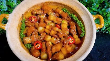 Sản phẩm 455011452_985350366705260_6190480816364881660_n 450x253 — Suất Ăn Công Nghiệp Gia Phát - Công Ty TNHH Dịch Vụ Thực Phẩm Gia Phát — MST 0108832003