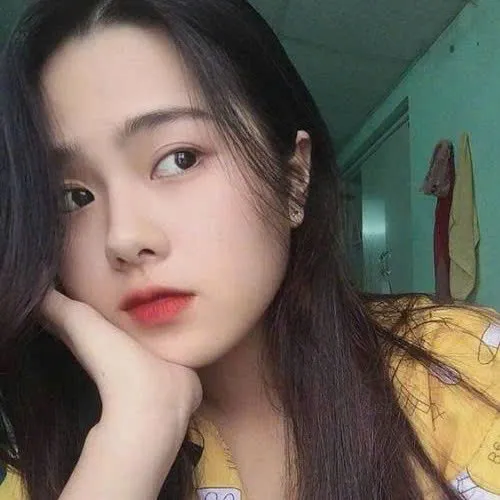 Sản phẩm young woman portrait indoor closeup — Công Ty TNHH Sản Xuất Và Thương Mại Nguyên Phong — MST 0108837932