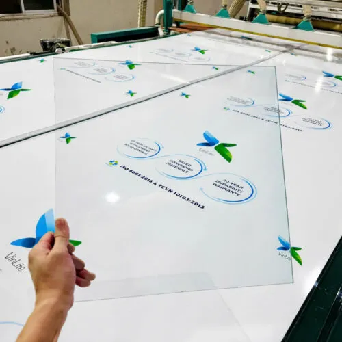 Sản phẩm tam lop lay sang poly 3mm vinahome 500x500 — Công Ty TNHH Sản Xuất Và Kinh Doanh Nguyễn Gia — MST 0108870601