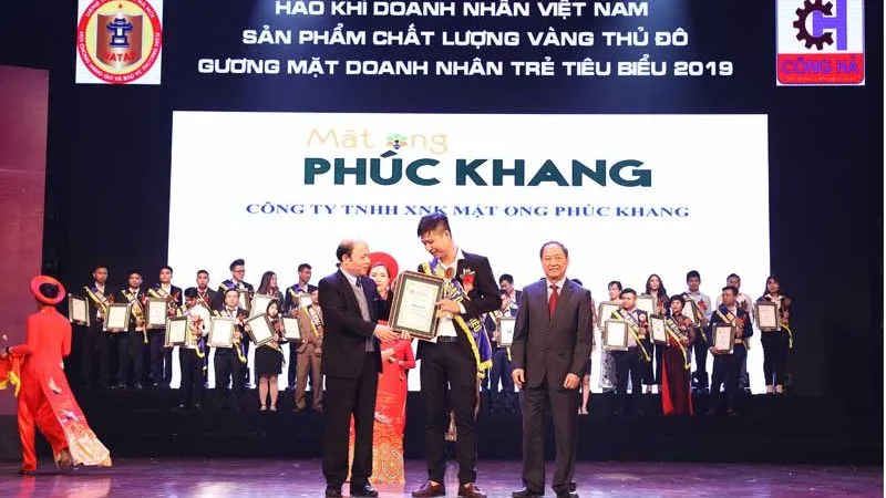 Sản phẩm mat ong phuc khang thuong hieu vang 2019 r1dmxjvmo3yx5844xung9nj7newnznirv2lnkbhtas — Mật Ong Phúc Khang - Công Ty TNHH Xuất Nhập Khẩu Mật Ong Phúc Khang — MST 0108881554