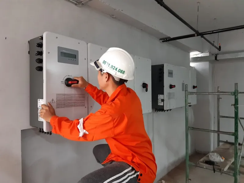 Sản phẩm van hanh bao tri he thong dien mat troi e1739376078866 — Công Ty TNHH Sản Xuất Và Thương Mại Năng Lượng Xanh Việt Nam — MST 0108914658