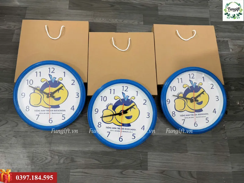 Sản phẩm dong ho treo tuong lam qua luu niem — Quà Tặng Doanh Nghiệp FUNGIFT - Công Ty TNHH FUNGIFT Việt — MST 0108958687
