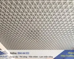 Sản phẩm tran nhom caro cell tam giac — Công Ty Cổ Phần Ceiling Việt Nam — MST 0109128960