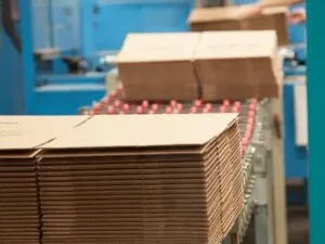 Sản phẩm quy trinh lam thung carton 300x225 — Bao Bì Carton VTG - Công Ty TNHH Đầu Tư Và Xây Dựng VTG — MST 0109249041