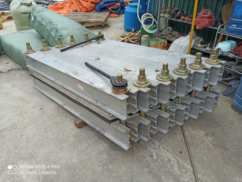 Sản phẩm May noi luu hoa bang tai cao su4jpg 1024x769 — Công Ty Cổ Phần Công Nghiệp Thanh Tân — MST 0109310112