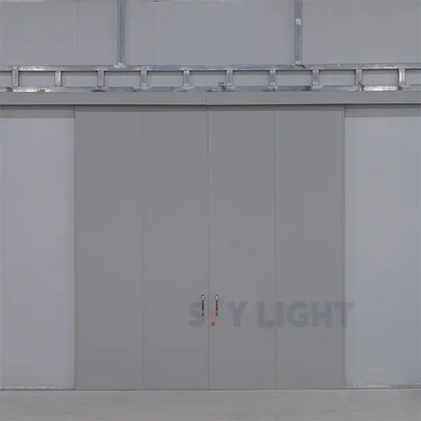 Sản phẩm cua treo chong chay ei60 phut co kiem dinh pccc — Công Ty TNHH Sản Xuất Thương Mại Sky Light Việt Nam — MST 0109475442