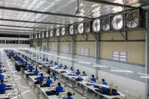 Sản phẩm he thong lam mat xuong may 300x200 — Công Ty TNHH Đầu Tư Và Phát Triển Dịch Vụ Phú Khang — MST 0109563191