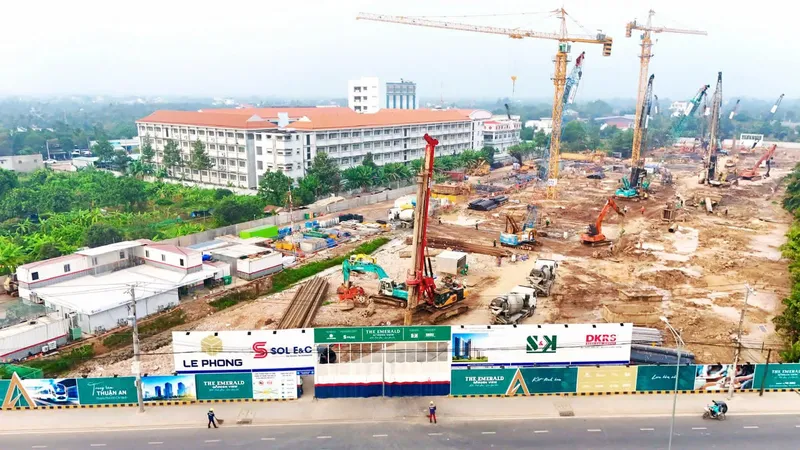 Sản phẩm Hinh anh tien do du an The Emerald Garden View 1 — Công Ty TNHH Phát Triển Đầu Tư Và Thương Mại Phúc Hưng — MST 0109847764