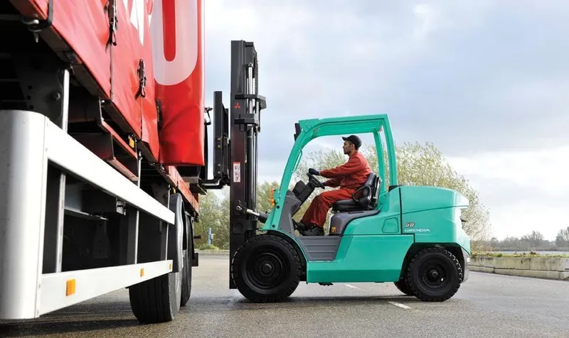 Sản phẩm Dòng sản phẩm xe nâng động cơ dầu diesel nhãn hiệu Mitsubishi — Xe Nâng Vlift Việt Nam - Công Ty TNHH Xe Nâng Vlift Việt Nam — MST 0109974025