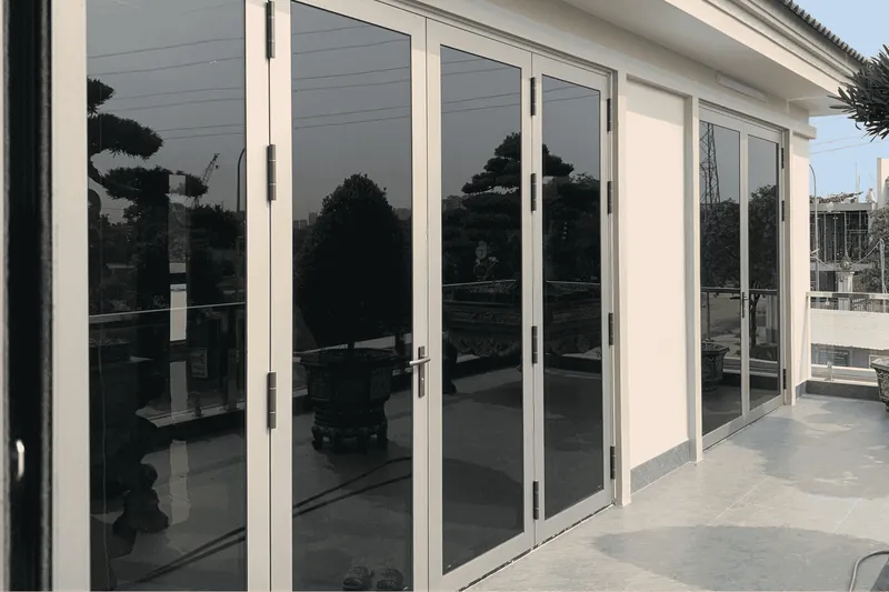 Sản phẩm phim cach nhiet nha biet thu — Phim Cách Nhiệt Hoàng Gia - Công Ty TNHH Phim Cách Nhiệt Hoàng Gia — MST 0109983284