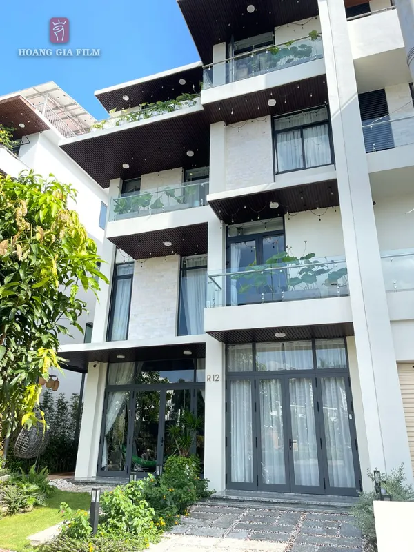 Sản phẩm truoc khi dan phim cach nhiet spectra 35 — Phim Cách Nhiệt Hoàng Gia - Công Ty TNHH Phim Cách Nhiệt Hoàng Gia — MST 0109983284