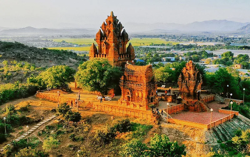 Sản phẩm thap po klong garai — Công Ty TNHH Du Lịch Việt Hana — MST 0110328308
