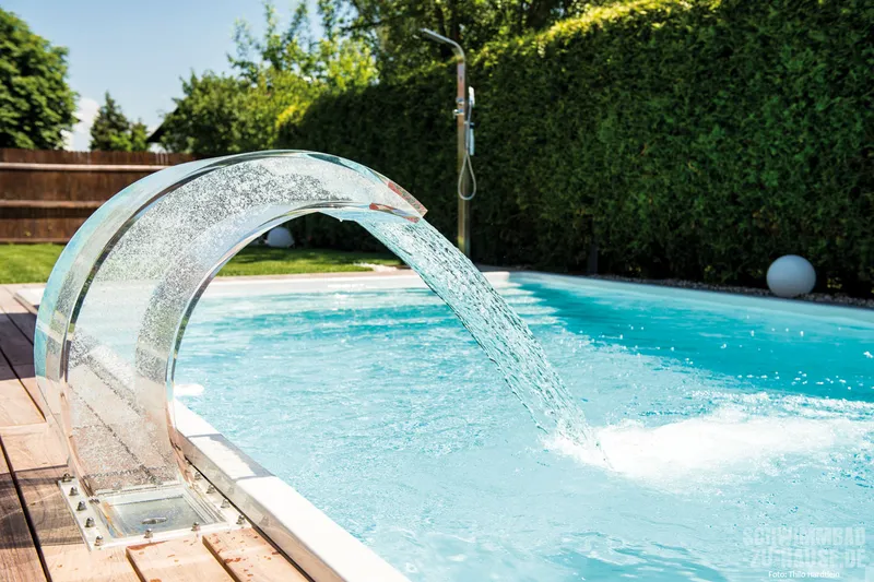 Sản phẩm Pool mit Vollausstattung Acrylgals Schwalldusche in Aktion — Công Ty TNHH Thương Mại Và Dịch Vụ Poolex — MST 0110332752