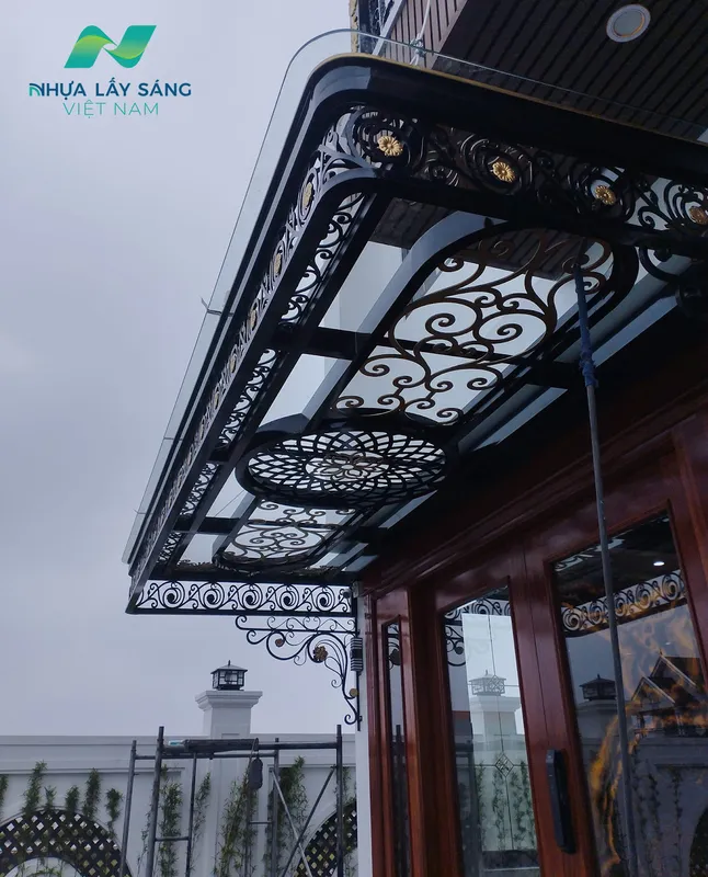 Sản phẩm mai che nhua lay sang polycarbonate anh5 — Tấm Lợp Lấy Sáng - Công Ty Cổ Phần Tập Đoàn Nhựa Lấy Sáng Việt Nam — MST 0110591355